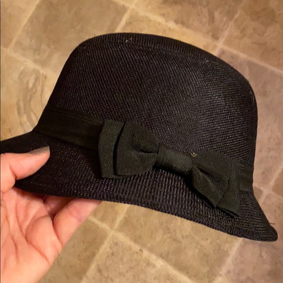 Black old fashioned hat - Picture 2 of 5
